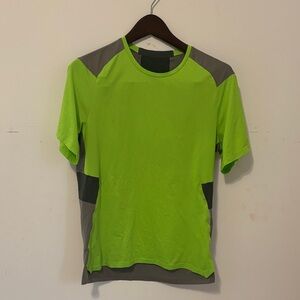 Lululemon Men's Green and Gray Shirt